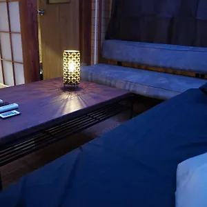 アパート 駅から徒歩4分/ビル3階全体/広い部屋/広い屋上/和室/レインボーブリッジ/お台場, 東京都